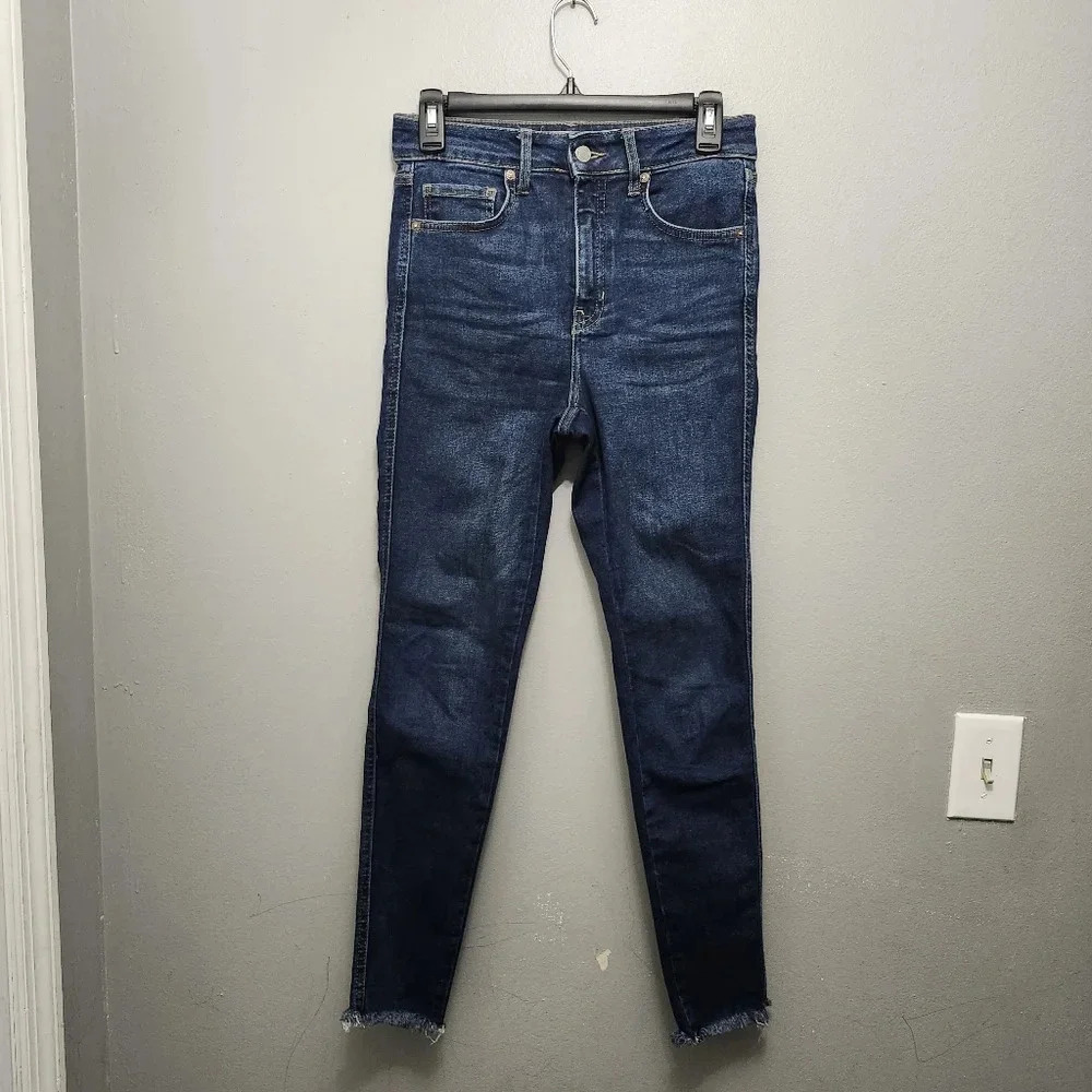 We the free women's skinny jeans size 28 blue raw hem